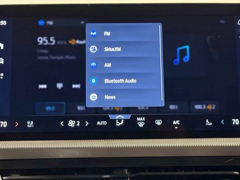 Used 2025 Ford Explorer Active w/ Active Comfort Package image 86