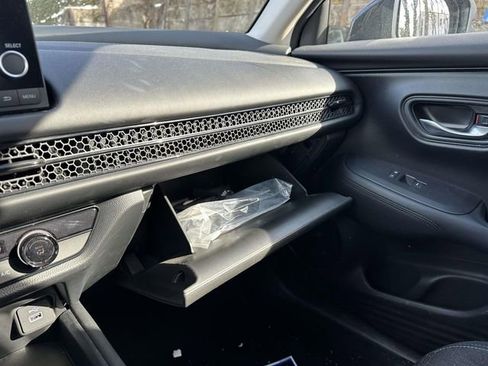 Used 2023 Honda HR-V LX image 15