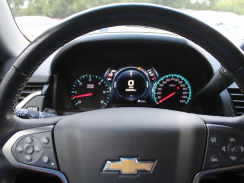 Used 2019 Chevrolet Suburban Premier w/ Premier Plus Edition image 33