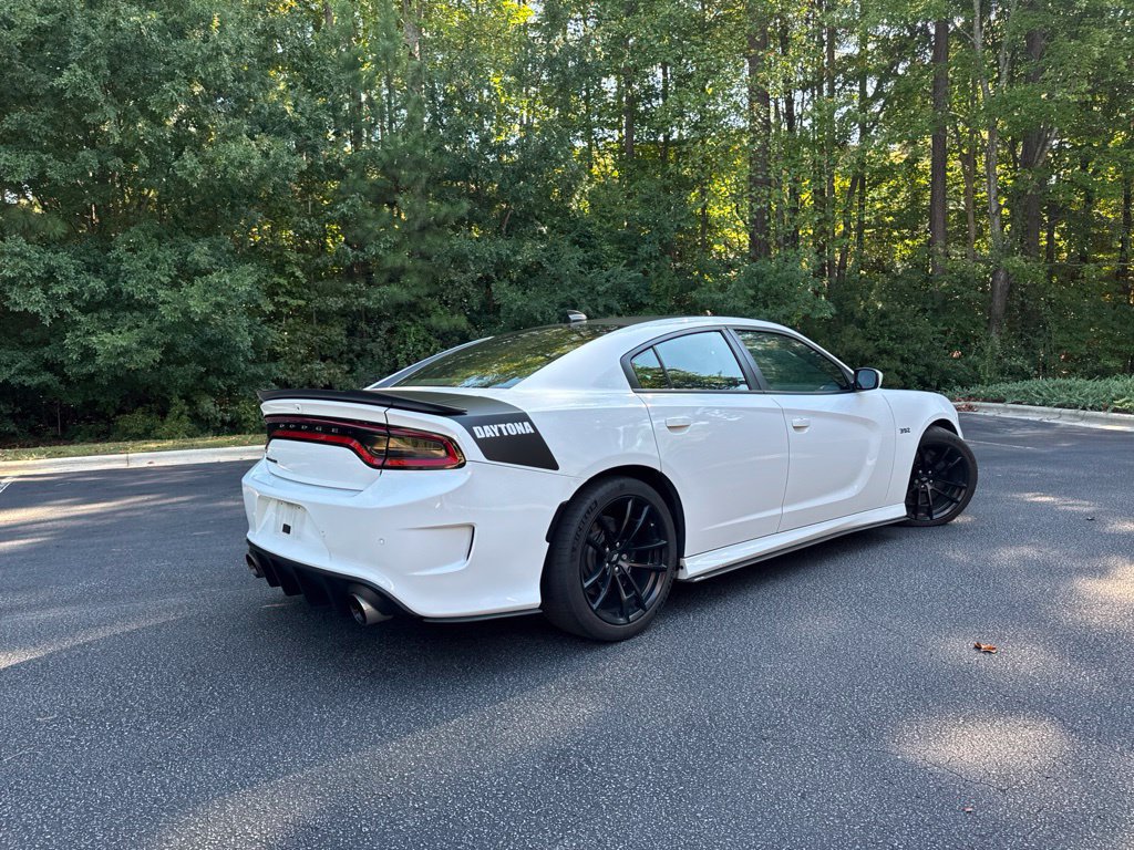 Used 2018 Dodge Charger R/T RWD image 3