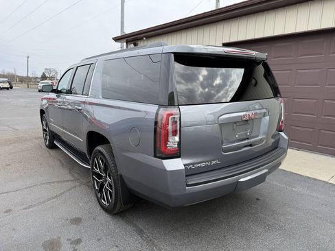Used 2019 GMC Yukon XL SLT w/ Premium Edition AWD/4WD image 4