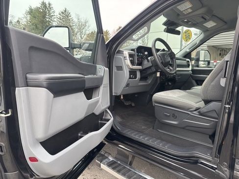 Certified 2024 Ford F350 XLT w/ FX4 Off-Road Package image 15
