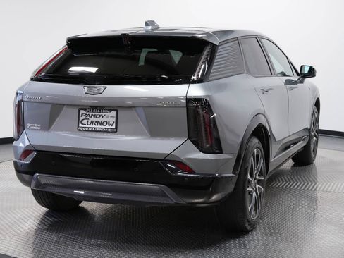 Used 2025 Cadillac Optiq Sport 2 w/ LPO, Floor Liner Package AWD/4WD image 8