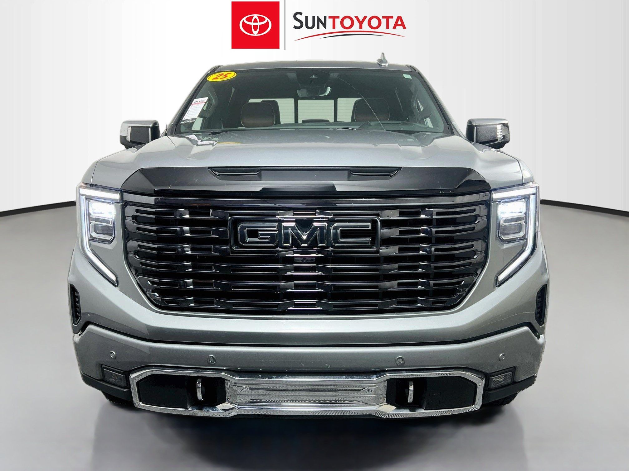 Used 2025 GMC Sierra 1500 Denali Ultimate AWD/4WD image 9
