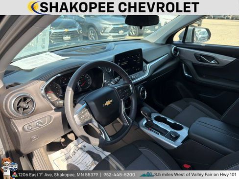 Used 2025 Chevrolet Blazer LT AWD/4WD image 4