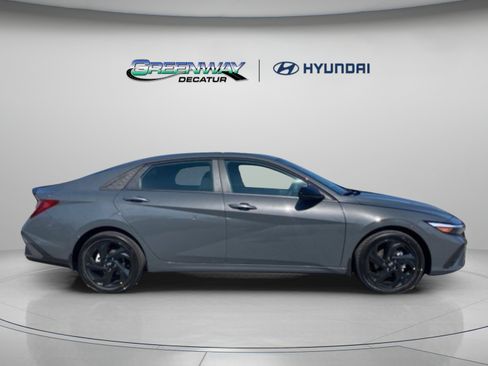 Used 2026 Hyundai Elantra Sport FWD image 8