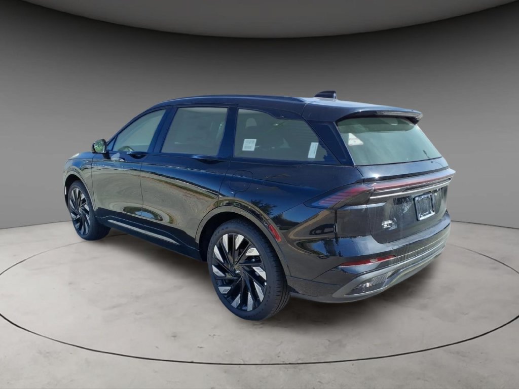 New 2026 Lincoln Nautilus Reserve w/ Jet Appearance Package AWD/4WD image 9