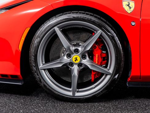 Used 2022 Ferrari F8 Tributo image 19