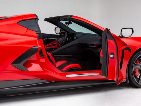 Used 2023 Chevrolet Corvette Stingray Preferred Cpe w/ Z51 Performance Package RWD image 31