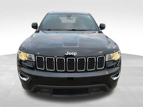 Used 2019 Jeep Grand Cherokee Laredo w/ 18" Wheel & 8.4" Radio Group image 11