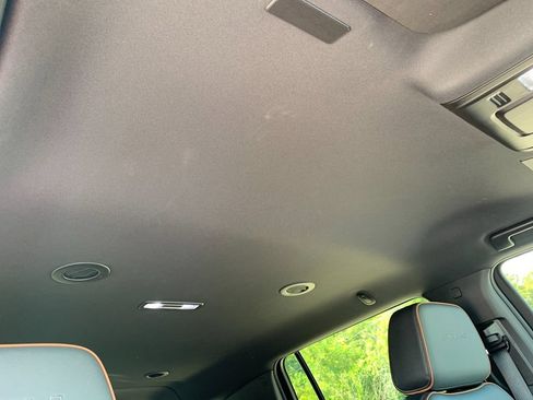 Used 2025 GMC Yukon XL AT4 AWD/4WD image 19