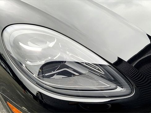 New 2025 Porsche Macan image 18