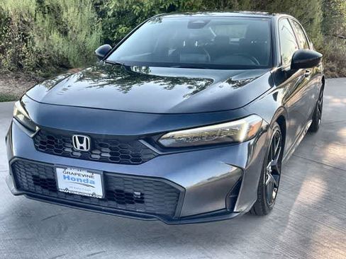 Used 2025 Honda Civic Sport image 2
