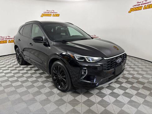 Used 2023 Ford Escape ST-Line Elite AWD/4WD image 8