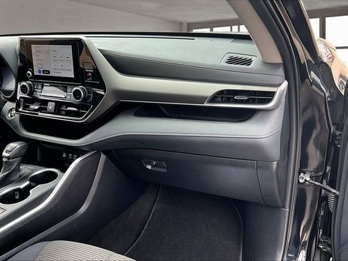 Used 2023 Toyota Highlander L image 27