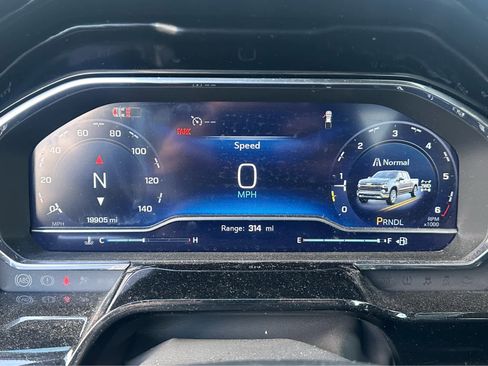 Used 2024 Chevrolet Silverado 1500 LT image 13