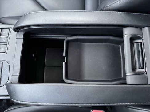 Certified 2023 Toyota Highlander XLE image 23