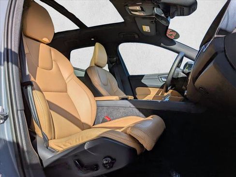Certified 2023 Volvo XC60 T8 Ultimate image 23