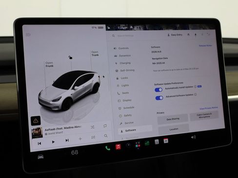 Used 2023 Tesla Model Y Long Range AWD/4WD image 40