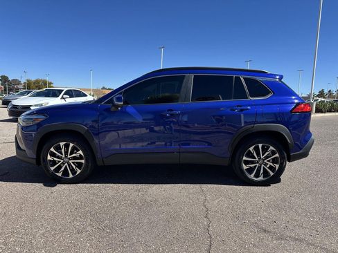 Used 2024 Toyota Corolla Cross XLE w/ Convenience Package image 3