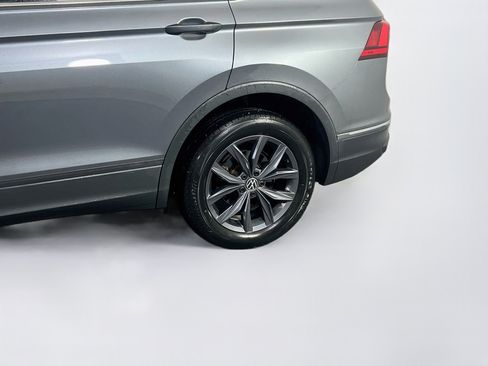 Used 2023 Volkswagen Tiguan SE AWD/4WD image 29