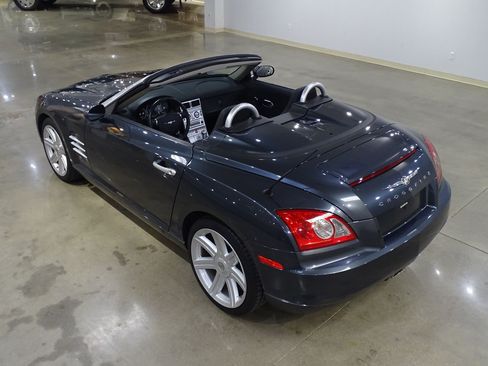 Used 2008 Chrysler Crossfire Limited RWD image 8