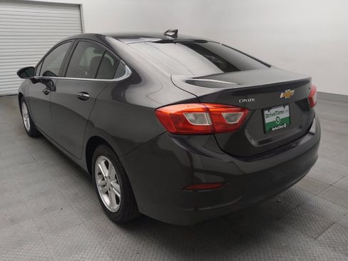 Used 2017 Chevrolet Cruze LT w/ Convenience Package FWD image 5