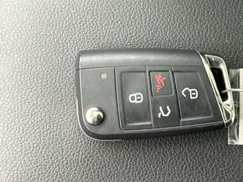 Used 2021 Volkswagen Tiguan SE R-Line AWD/4WD image 17