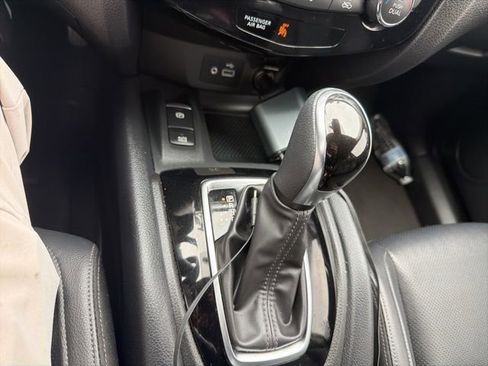 Used 2021 Nissan Rogue Sport SL w/ Premium Package image 16