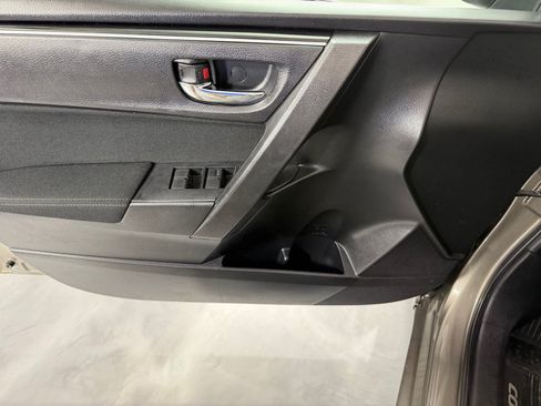 Used 2019 Toyota Corolla LE FWD image 11