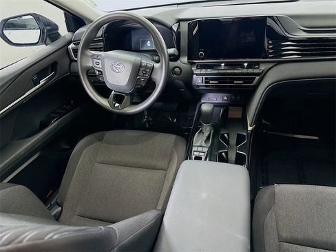 Used 2025 Toyota Camry LE image 17
