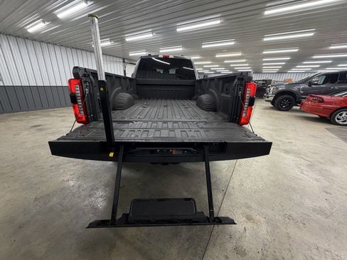Used 2023 Ford F250 XLT w/ XLT Premium Package AWD/4WD image 12