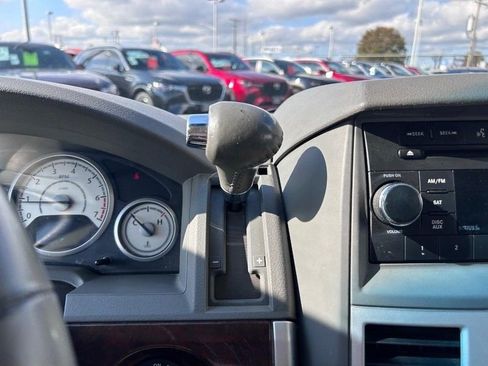 Used 2010 Chrysler Town & Country Touring image 15