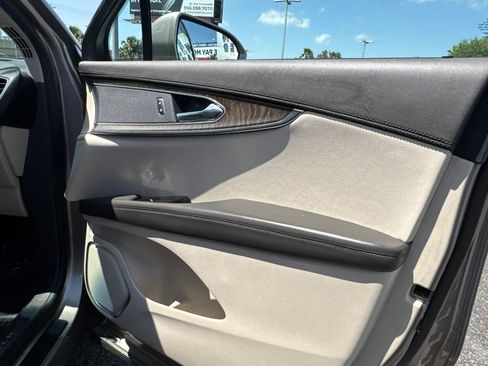 Used 2018 Lincoln MKX Select w/ Select Plus Package FWD image 24
