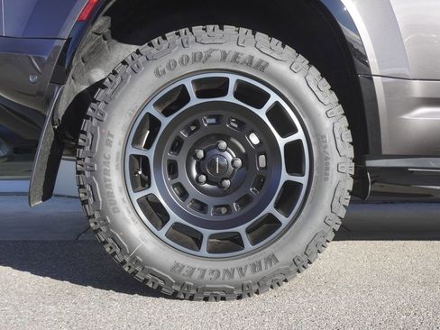 New 2026 Land Rover Defender 110 OCTA image 32