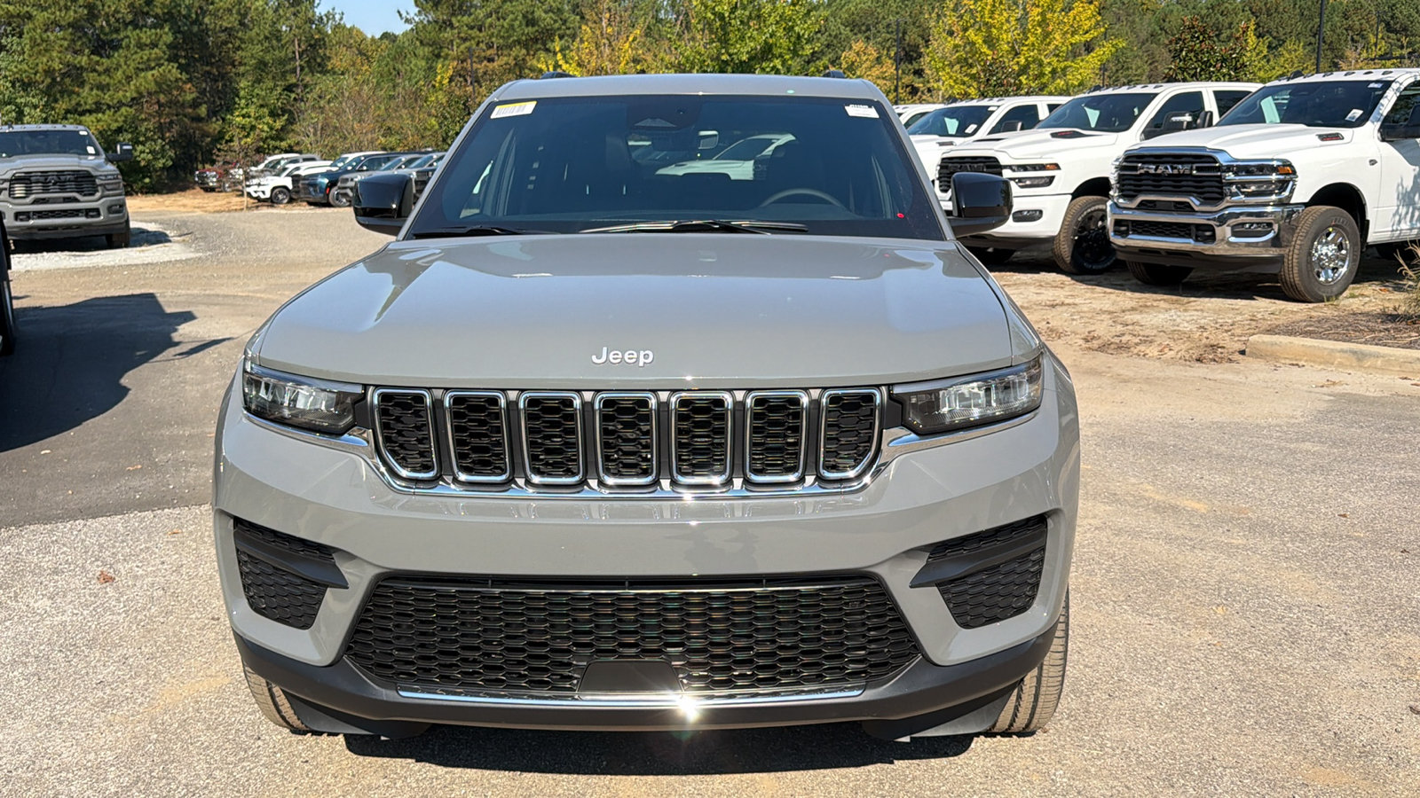 New 2027 Jeep Grand Cherokee Laredo X AWD/4WD image 3