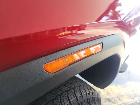 Certified 2024 GMC Canyon Elevation image 17