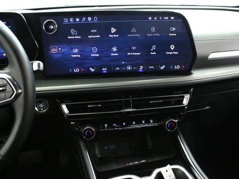 Certified 2026 Chevrolet Traverse LT FWD image 19
