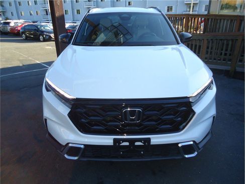 Used 2025 Honda CR-V Sport Touring image 2