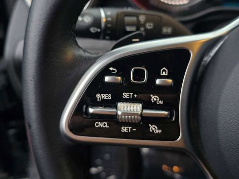 Used 2022 Mercedes-Benz GLC 300 4MATIC image 32