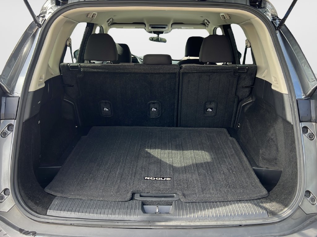 Used 2023 Nissan Rogue SV FWD image 9
