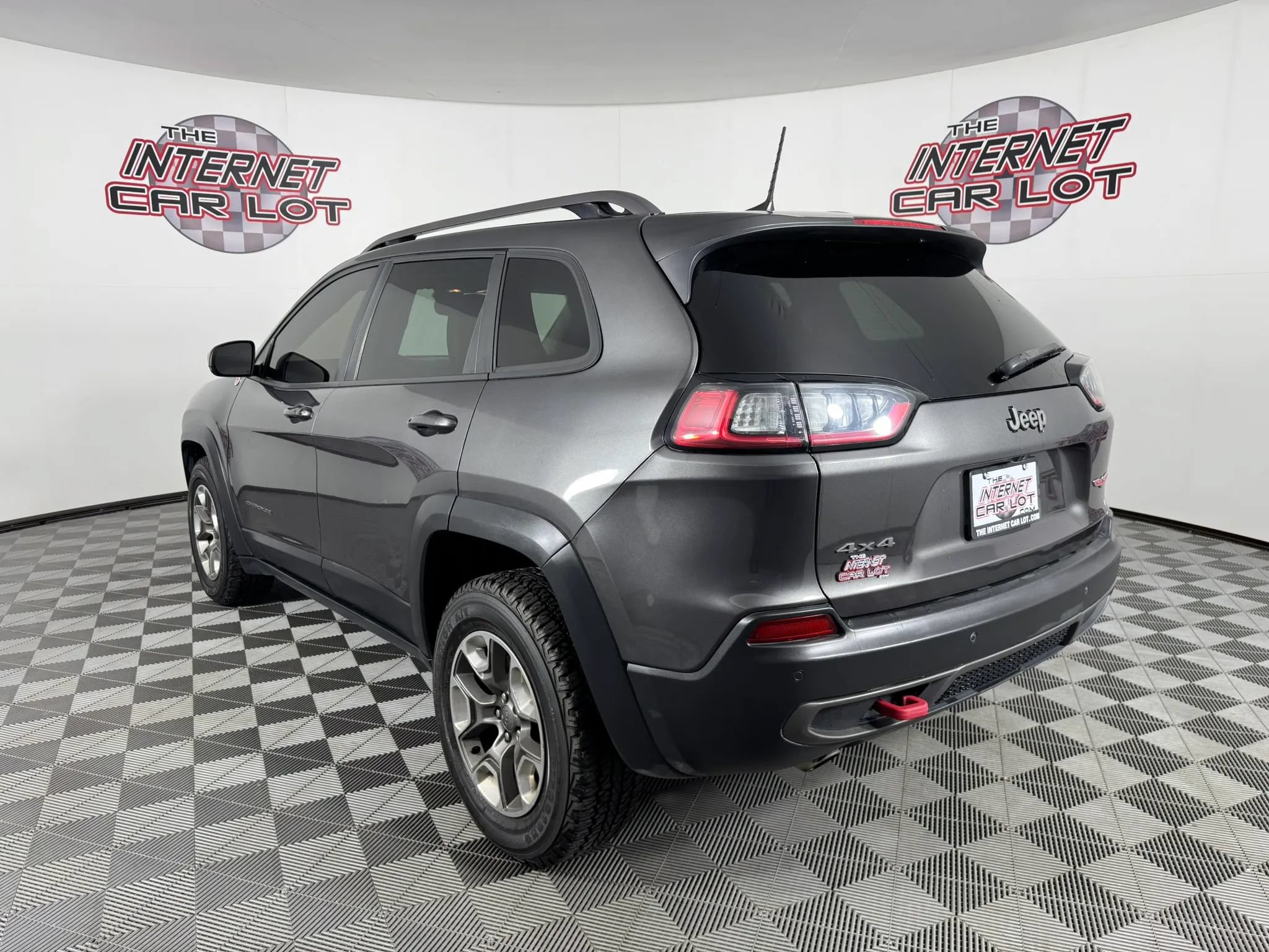 Used 2019 Jeep Cherokee Trailhawk AWD/4WD image 5