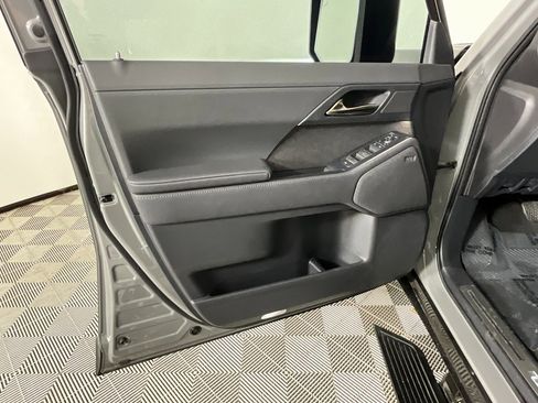 Used 2025 Lexus GX 550 image 17