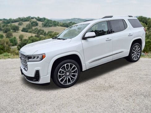 Used 2022 GMC Acadia Denali w/ Denali Ultimate Package FWD image 3