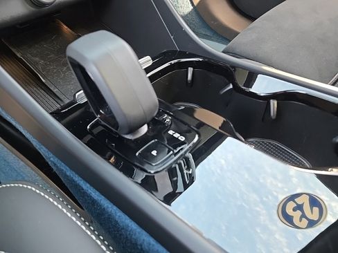 Certified 2023 Volvo XC40 Recharge Ultimate image 17