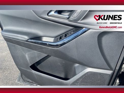Used 2025 Chevrolet Equinox LT AWD/4WD image 18