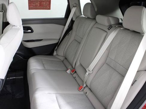 Certified 2024 Nissan Rogue SV FWD image 21
