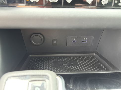 Used 2024 Nissan Pathfinder SL w/ SL Premium Package FWD image 11