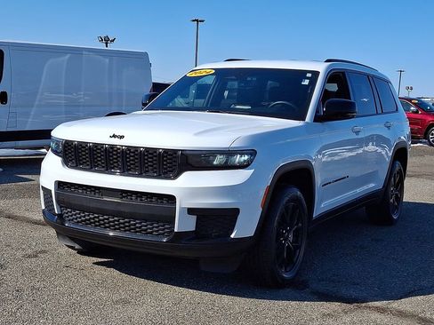Used 2024 Jeep Grand Cherokee L Laredo AWD/4WD image 5
