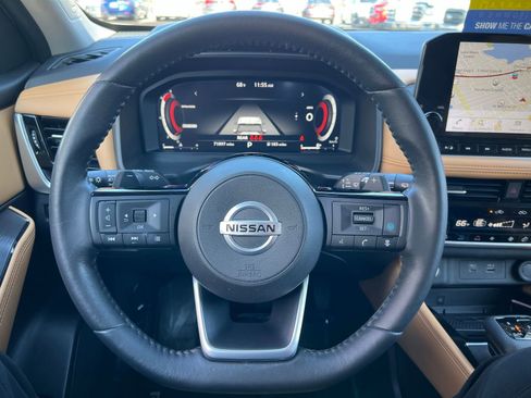 Used 2021 Nissan Rogue Platinum FWD image 29